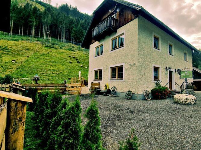 Large Detached Holiday Home In Muhr Exterior photo
